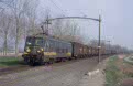 NMBS 2555 + freight train 44840 (Kijfhoek, NL - Le Bourget, F) at Willemsdorp (NL), 25 March 2002
